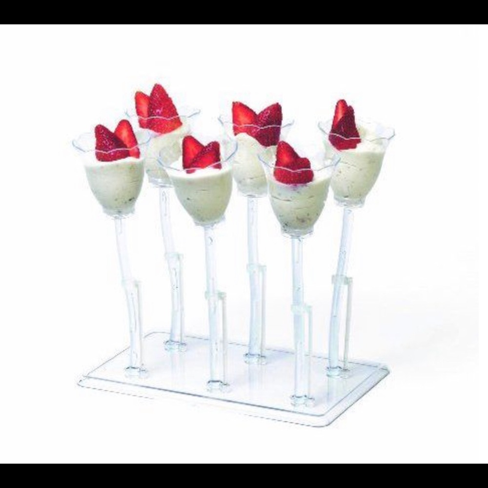 NWT Rosseto Liteware Blossom & Tray Clear Party Pack